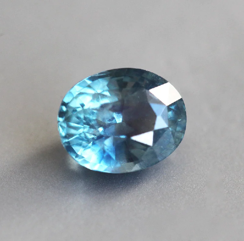 Grab Exquisite Jewelry At The Lowest Prices Loose 1.82 Ct Oval Teal Sapphire