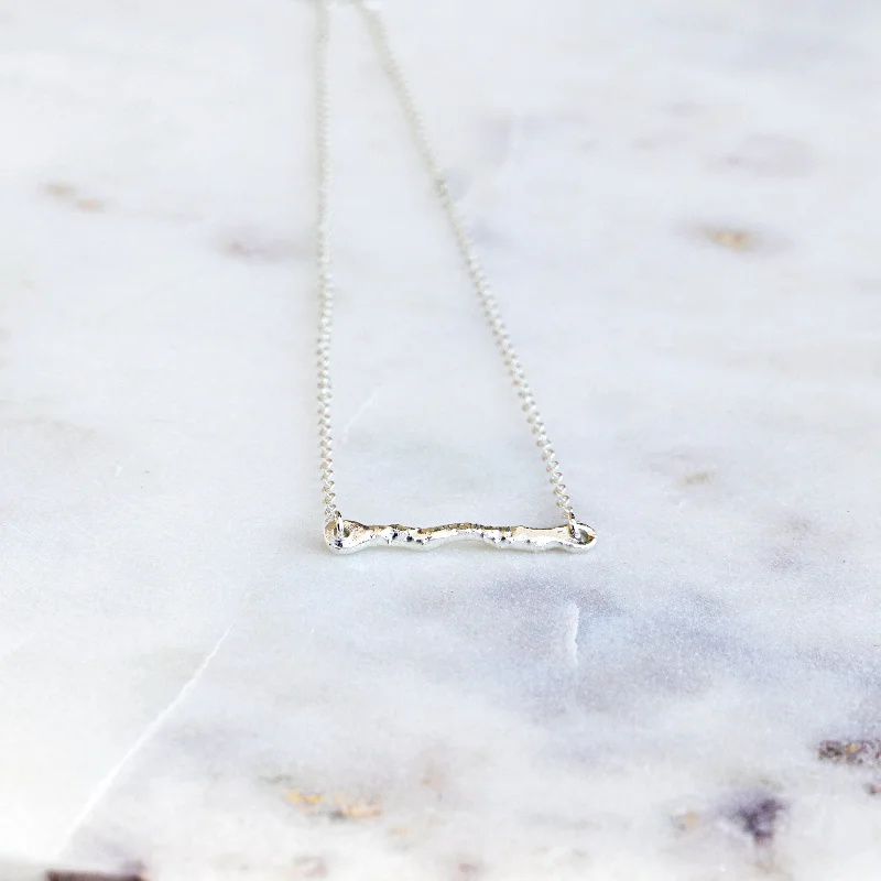 Discounted Jewelry For A Glamorous Look Hammered Bar Necklace