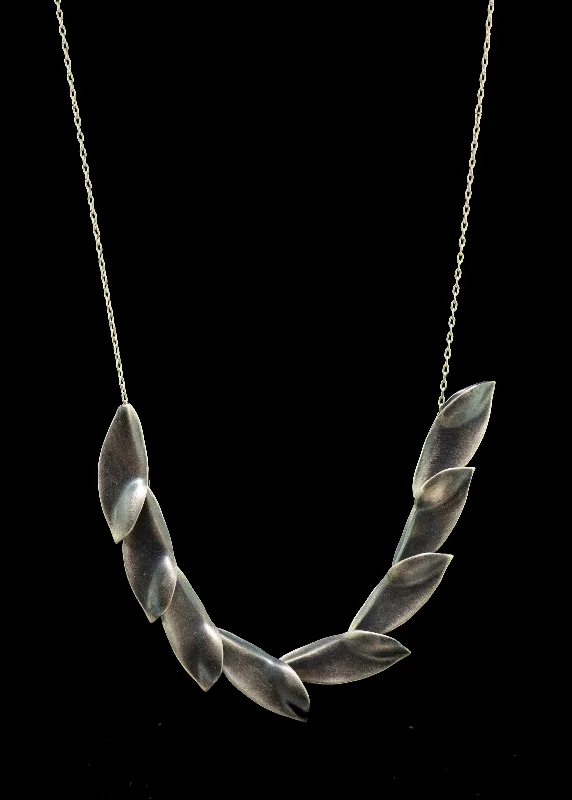 Grab Stylish Jewelry Before The Sale Ends Large Pea Pod Necklace