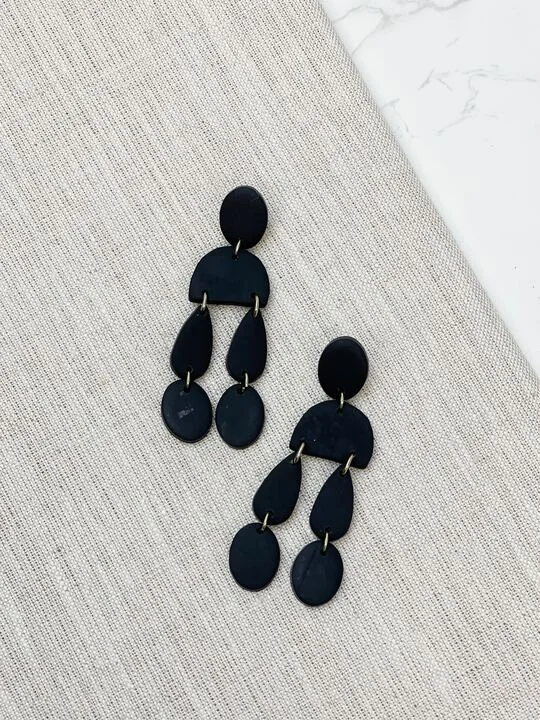 Elevate Your Jewelry Collection With Limited-Time Savings Geometric Clay Dangle Earrings - Black