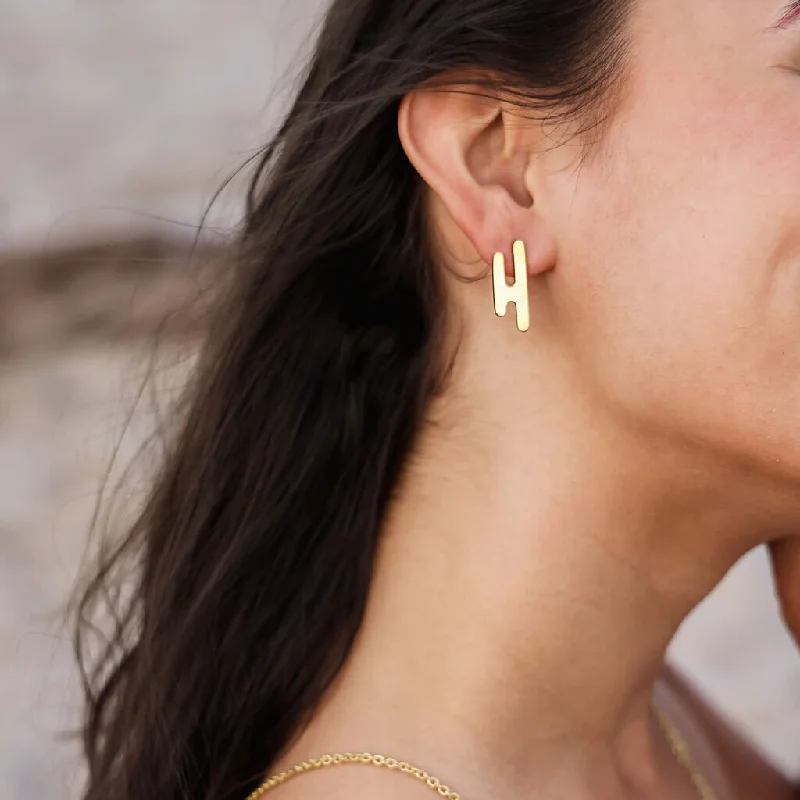 Upgrade Your Jewelry Collection For Less SALE - Striate Reflected-H Earrings - Brass