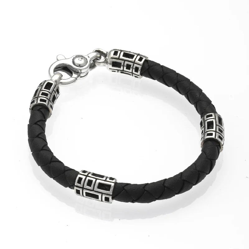 Timeless Jewelry Styles At Wallet-Friendly Prices Finestra Leather Bracelet